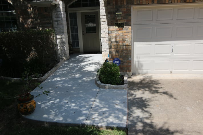 No-Step entrance approach using universal design in Austin