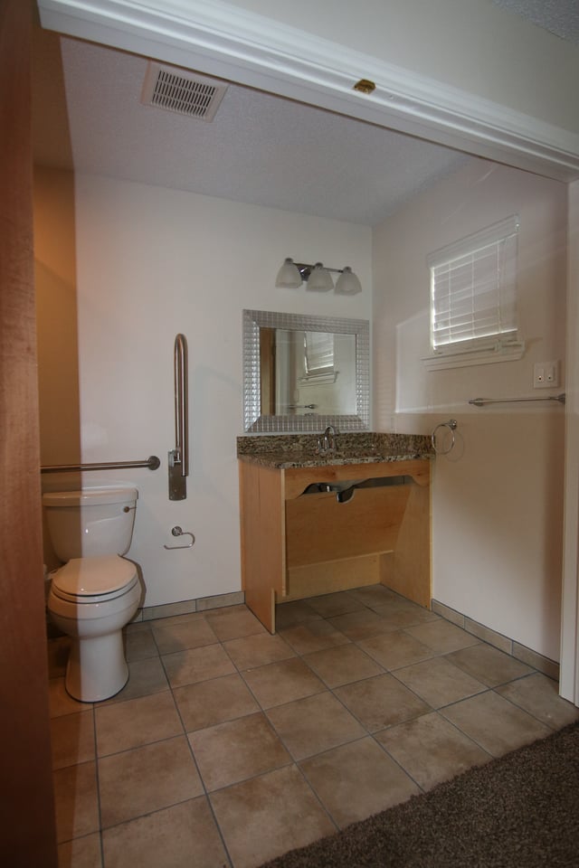 Wheelchair accessible bathrooms Austin