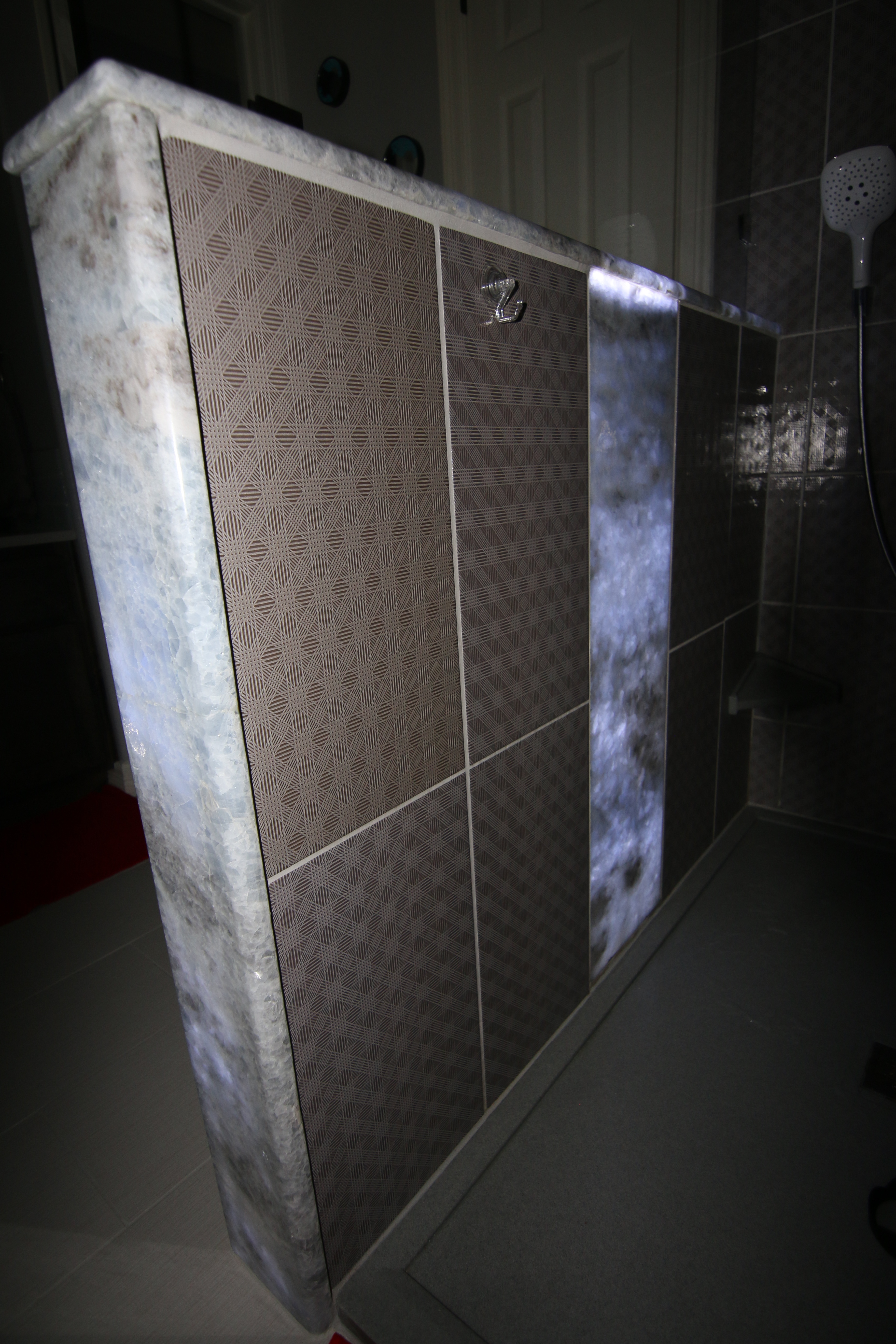 Fine Bathroom Makeovers With Backlit Onyx Panel